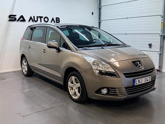 Peugeot 5008 2 of 5