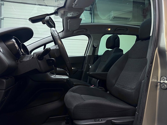 Peugeot 5008 10 of 23