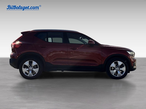 Volvo XC40 4 of 5