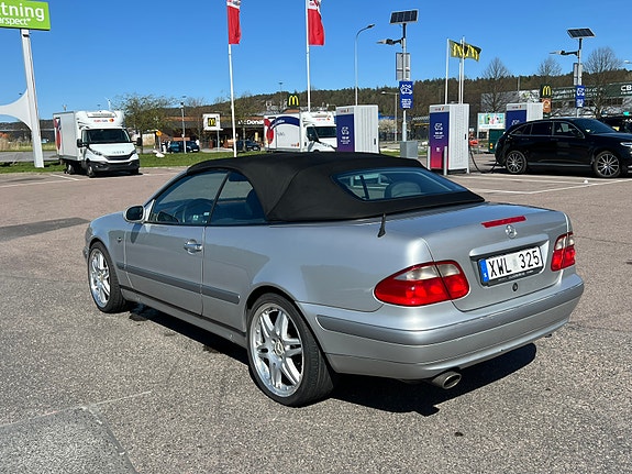 Mercedes-Benz CLK320 6 of 6