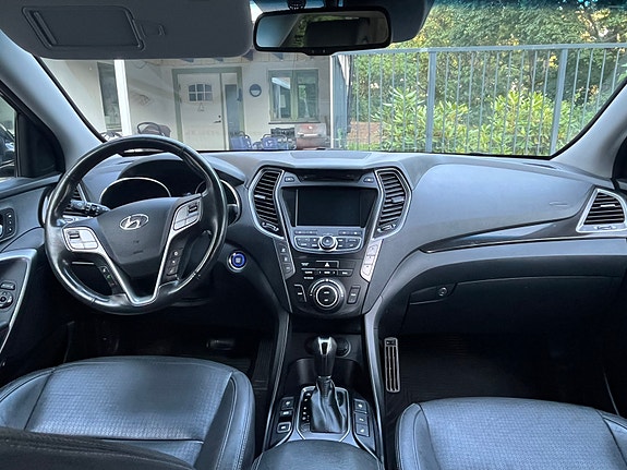 Hyundai Grand Santa Fe 4 of 5