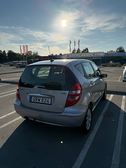 Mercedes-Benz A180 4 of 5