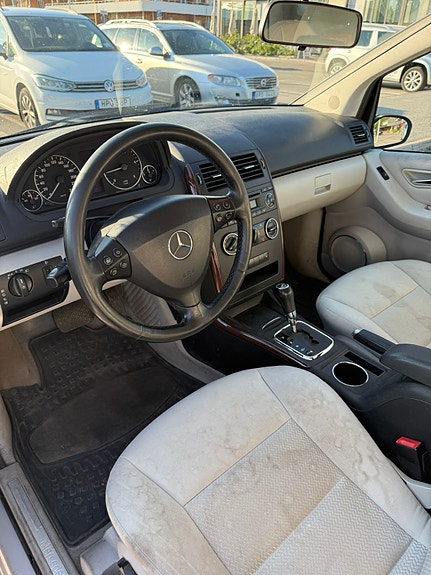 Mercedes-Benz A180 5 of 5