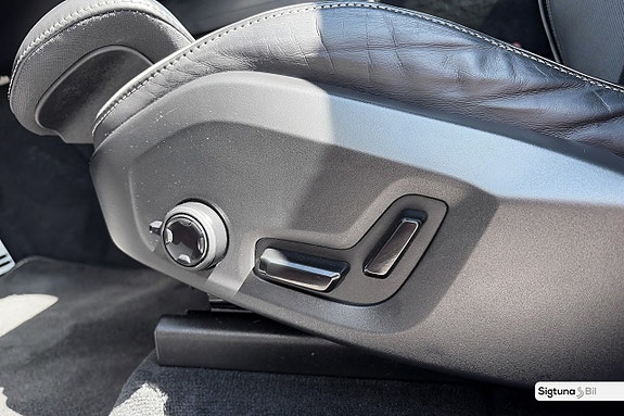 Volvo XC60 15 of 28