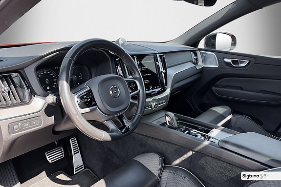 Volvo XC60 10 of 28