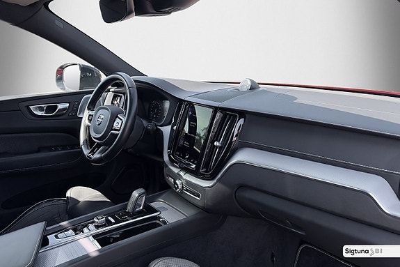 Volvo XC60 13 of 28