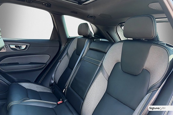 Volvo XC60 16 of 28
