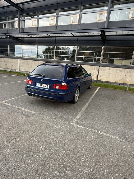 BMW 525i 5 of 6