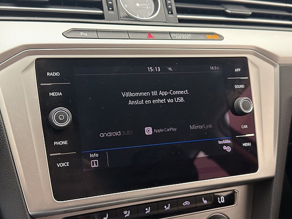 Volkswagen Passat 17 of 29