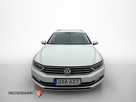 Volkswagen Passat 2 of 29