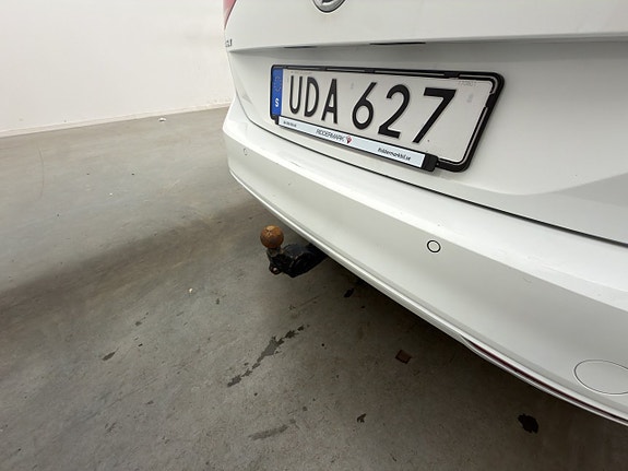 Volkswagen Passat 9 of 29