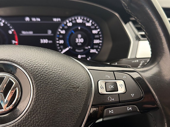 Volkswagen Passat 15 of 29
