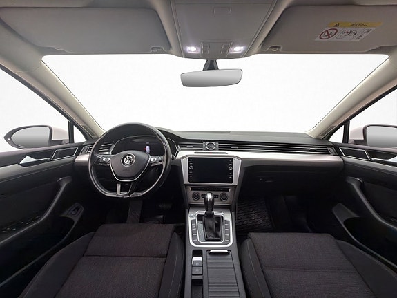 Volkswagen Passat 20 of 29