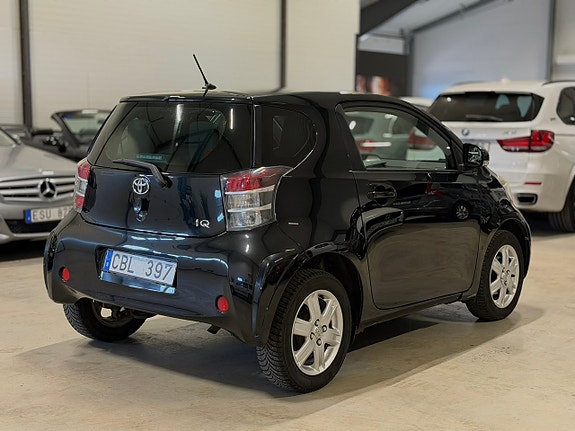 Toyota IQ 4 of 5
