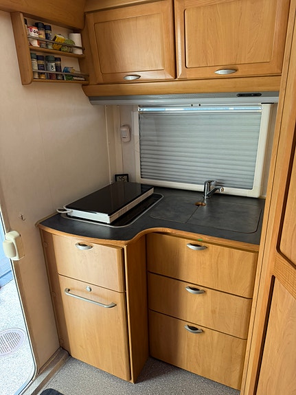 Hymer B640 8 of 24