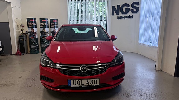 Opel Astra 2 of 5