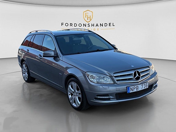 Mercedes-Benz C220 3 of 5