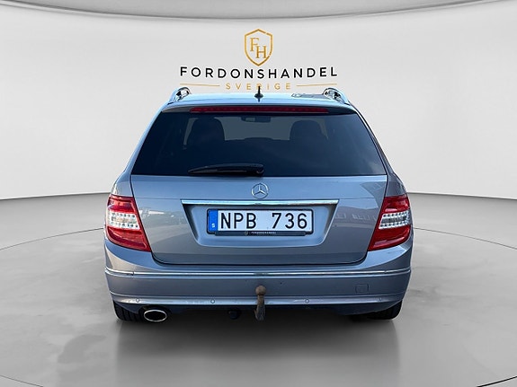 Mercedes-Benz C220 6 of 12