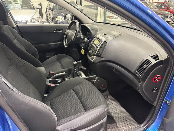Hyundai i30 8 of 13