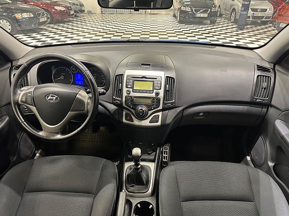 Hyundai i30 11 of 13