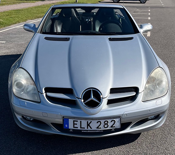 Mercedes-Benz SLK350 5 of 5