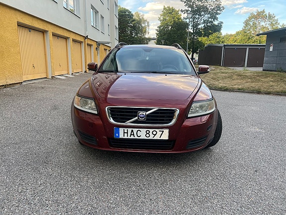 Volvo V50 3 of 14