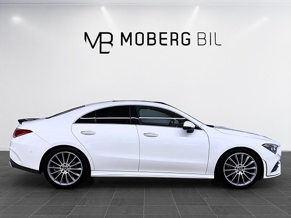 Mercedes-Benz CLA250 4 of 5