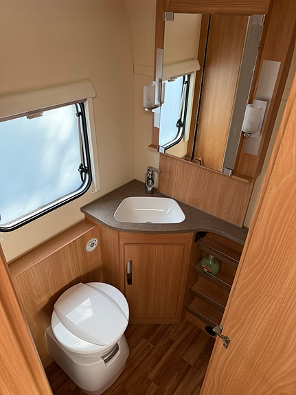 Knaus 580 QS Südwind 9 of 22