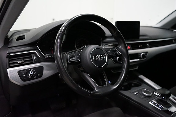 Audi A4 9 of 18