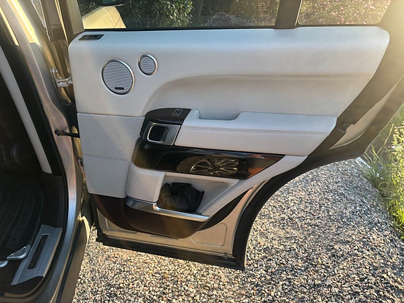 Land Rover Range Rover 10 of 21