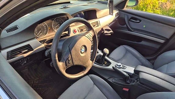 BMW 325i 9 of 10