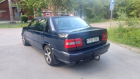 Volvo S70 3 of 5