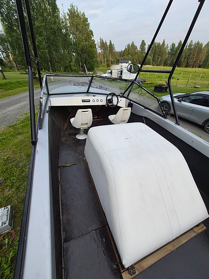Nautique v8 3 of 7