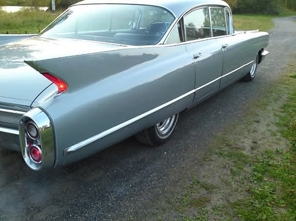 Cadillac Deville 3 of 5