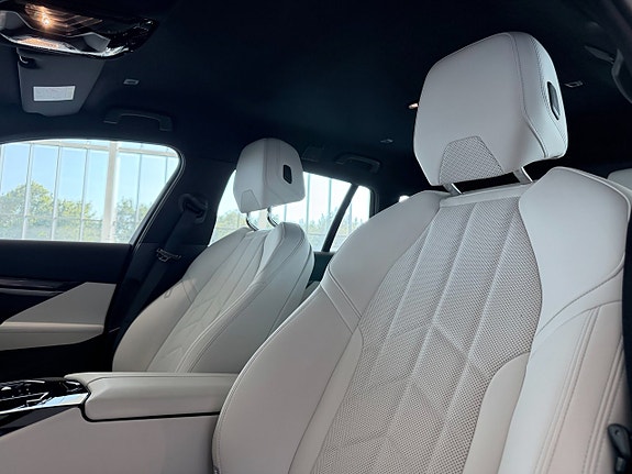 BMW i5 10 of 23