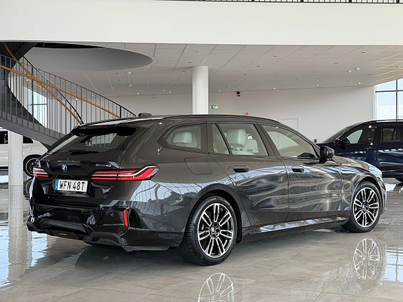 BMW i5 2 of 23