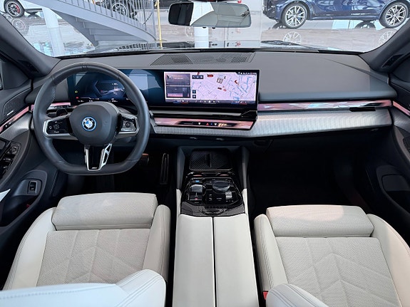 BMW i5 14 of 23