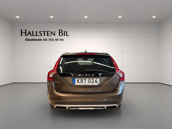 Volvo V60 Cross Country 6 of 24