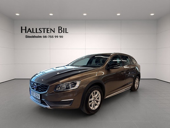 Volvo V60 Cross Country 3 of 5