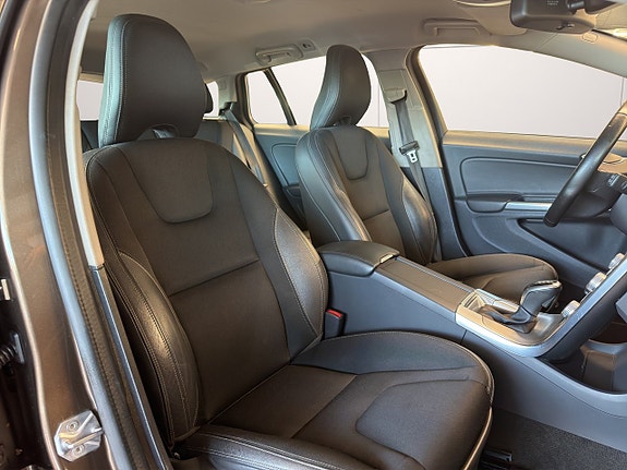 Volvo V60 Cross Country 12 of 24