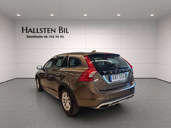 Volvo V60 Cross Country 5 of 5
