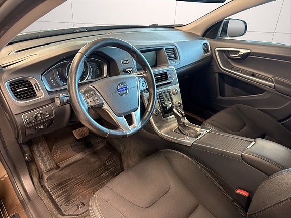 Volvo V60 Cross Country 9 of 24