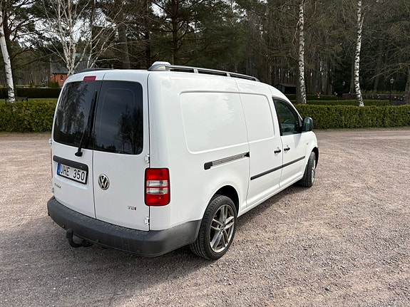 Volkswagen Caddy Maxi 2 of 5