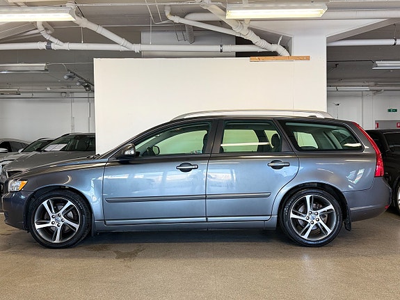 Volvo V50 2 of 5