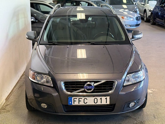 Volvo V50 4 of 5