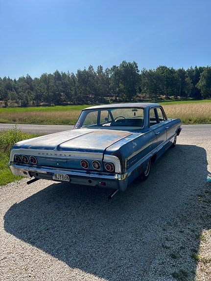 Chevrolet Impala 3 of 5
