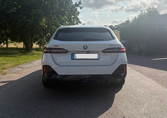 BMW 530e 4 of 4