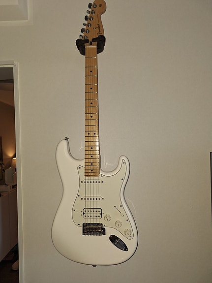fender stratocaster player series