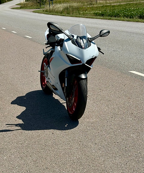 Ducati Panigale V2 3 of 4