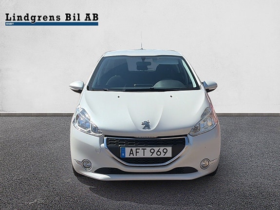 Peugeot 208 4 of 5